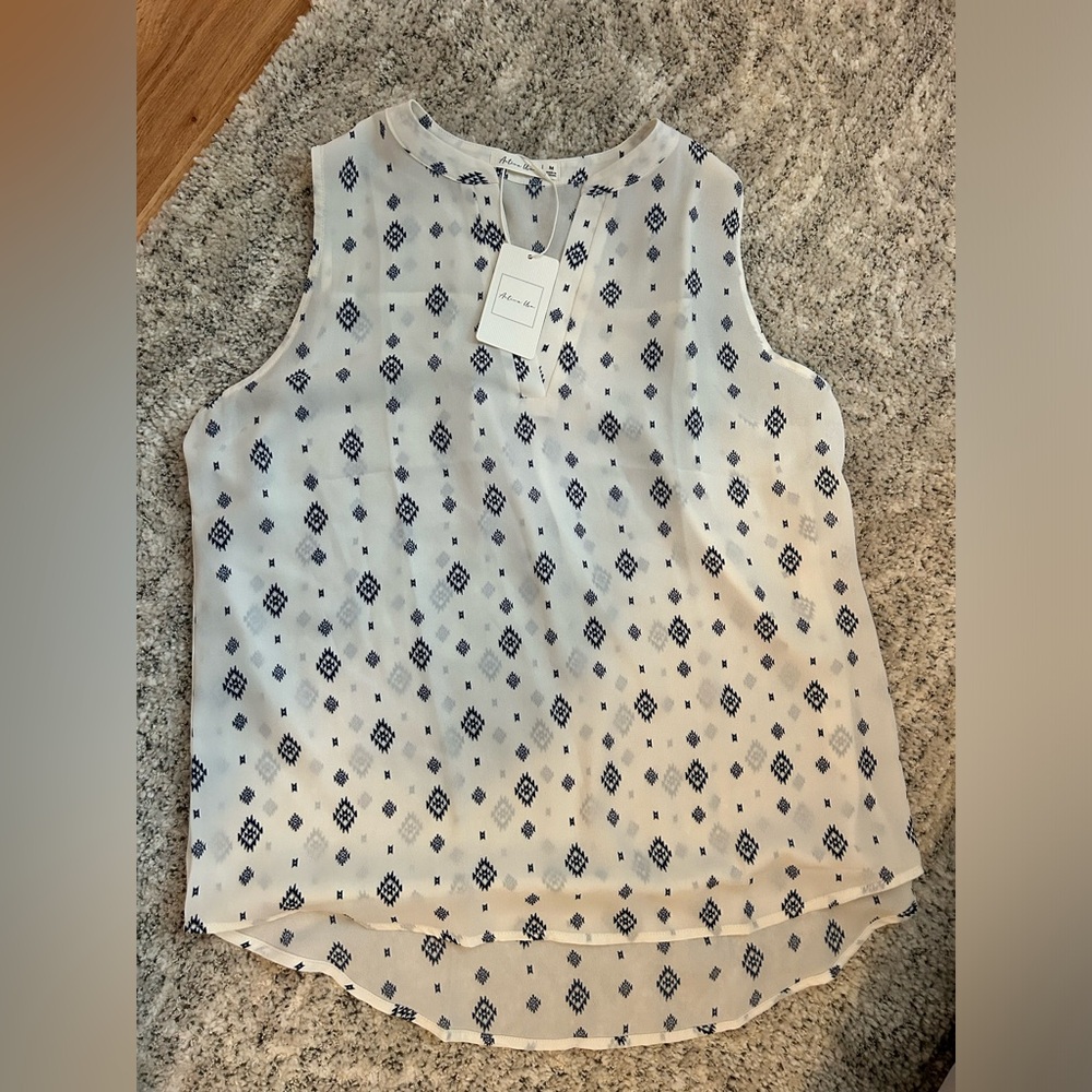 NWT Active Usa Tank Top Sleeveless Flowy Blouse